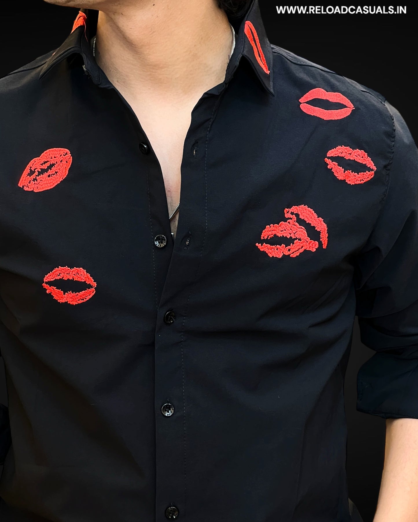 Lips & Luxe kissing Shirt