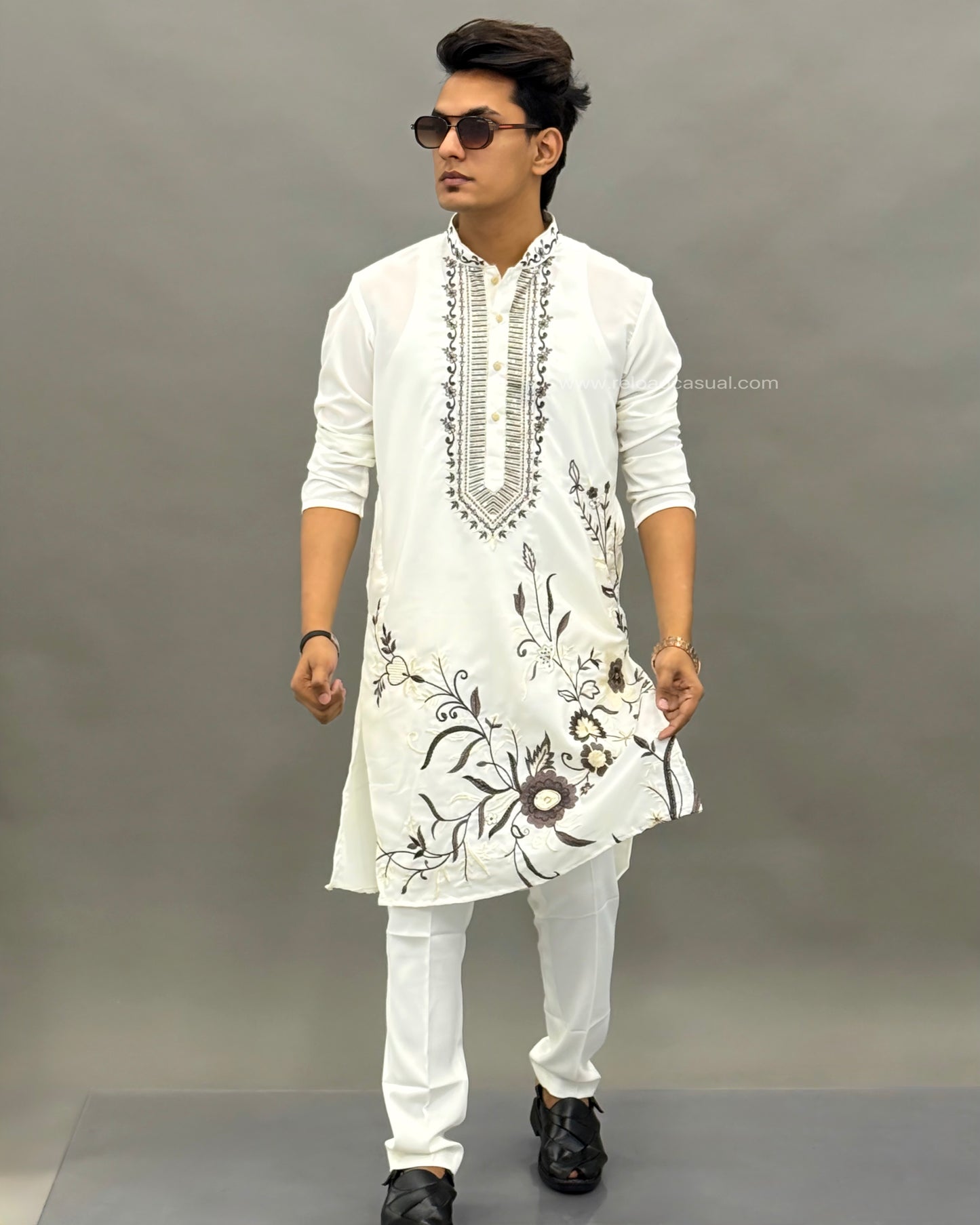 Graceful Floral Men's Embroidered Kurta pant set