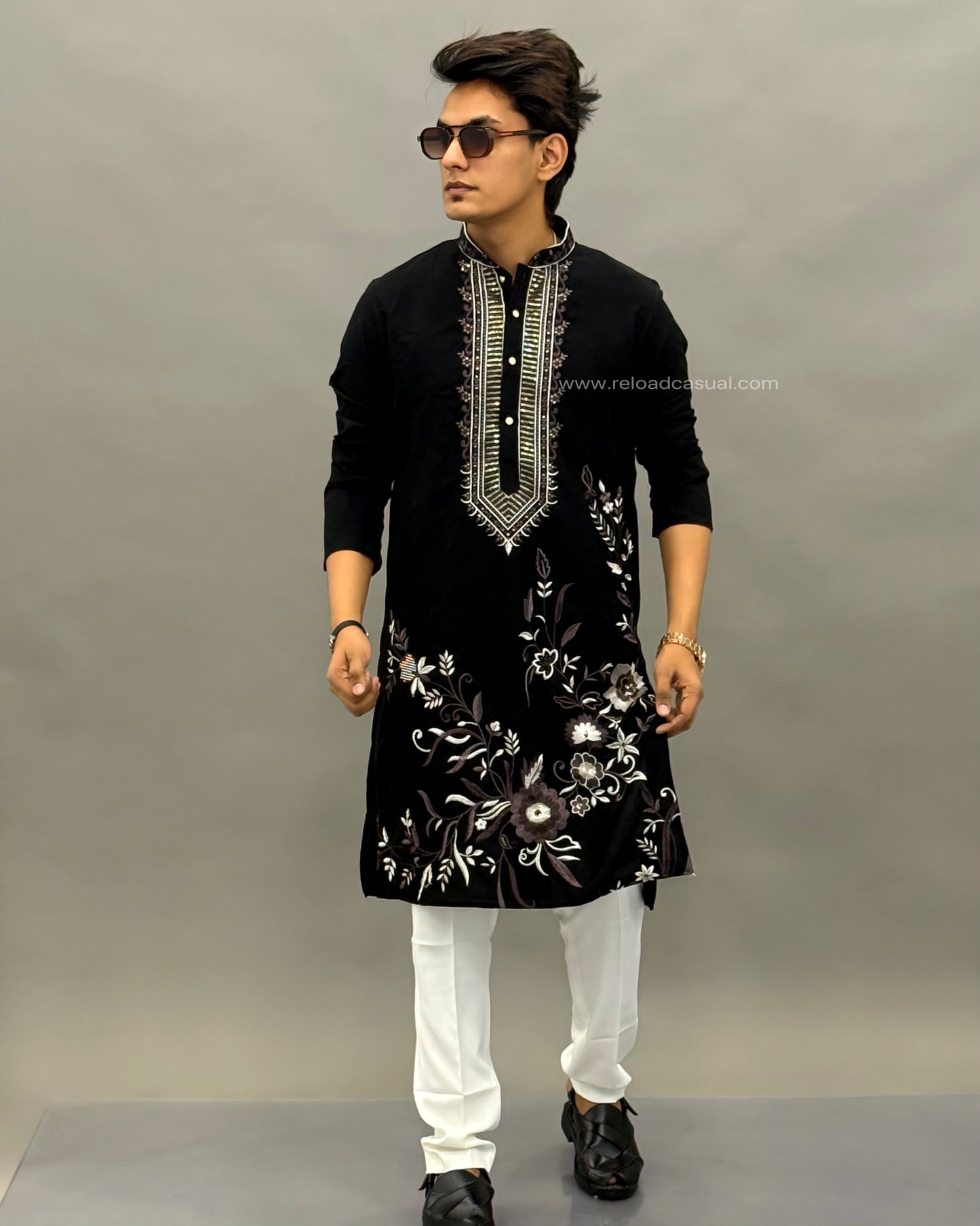 Graceful Floral Men's Embroidered Kurta pant set