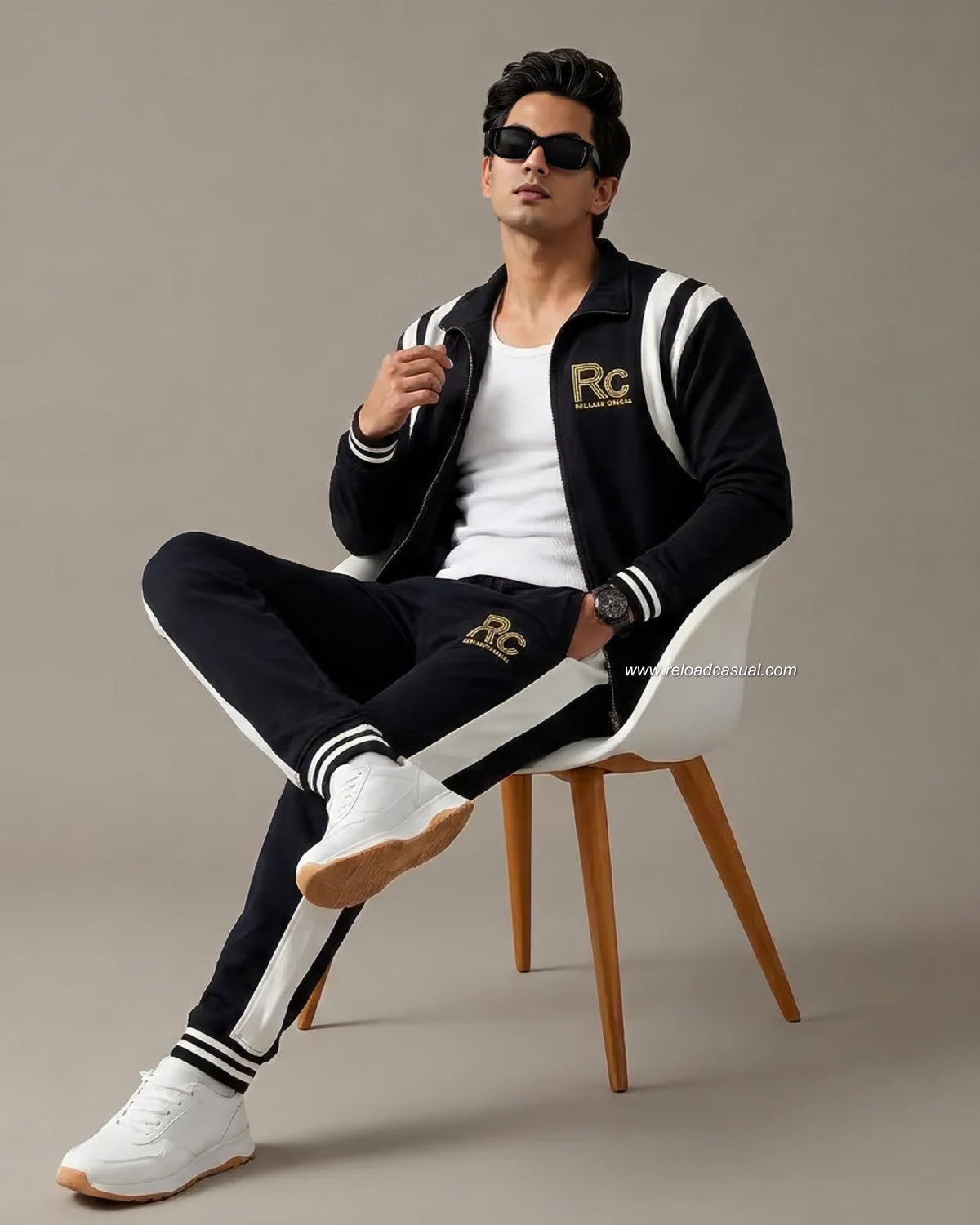 Men Solid Side Taped Zip Up Tracksuit